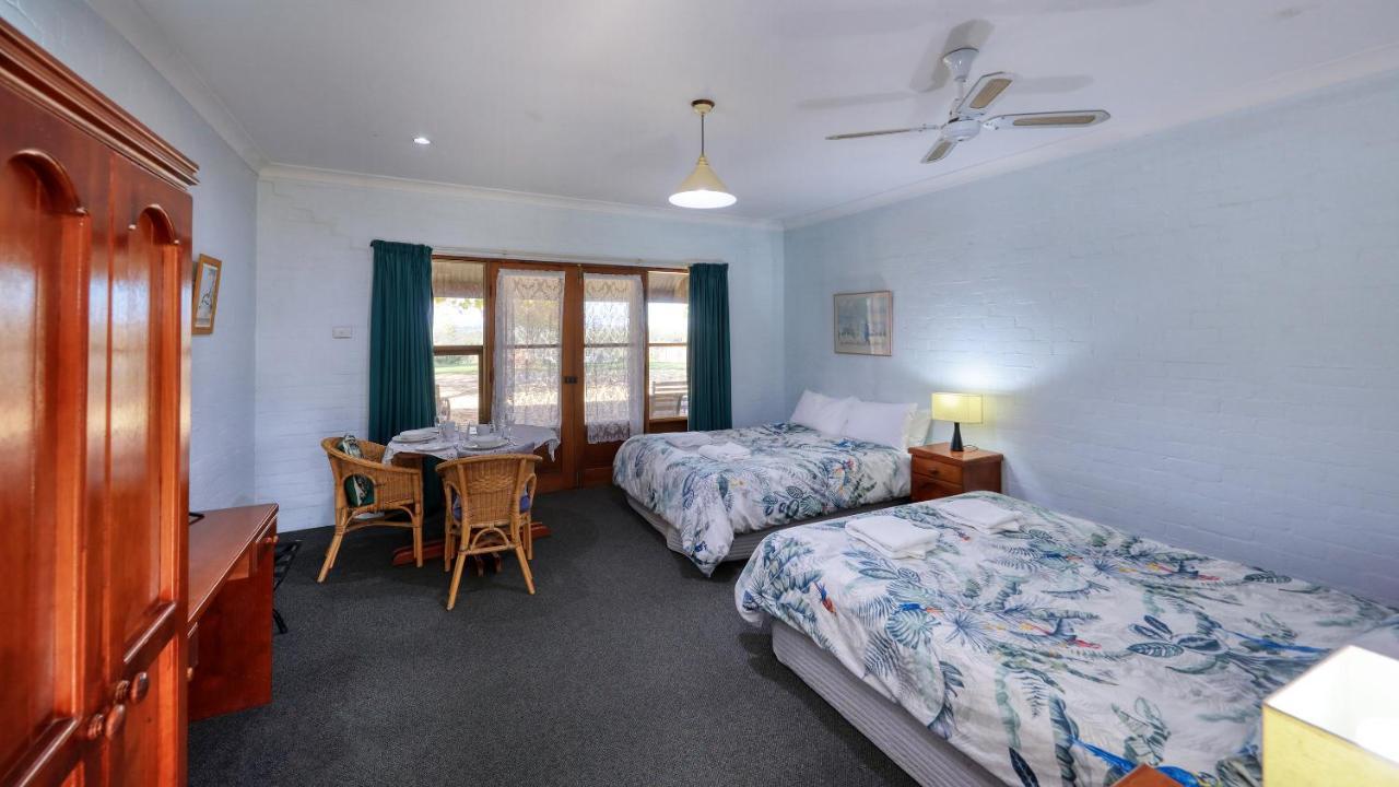The Vineyard Motel Cowra Kültér fotó