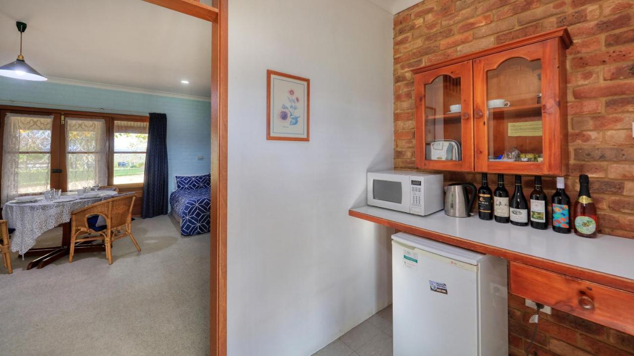 The Vineyard Motel Cowra Kültér fotó