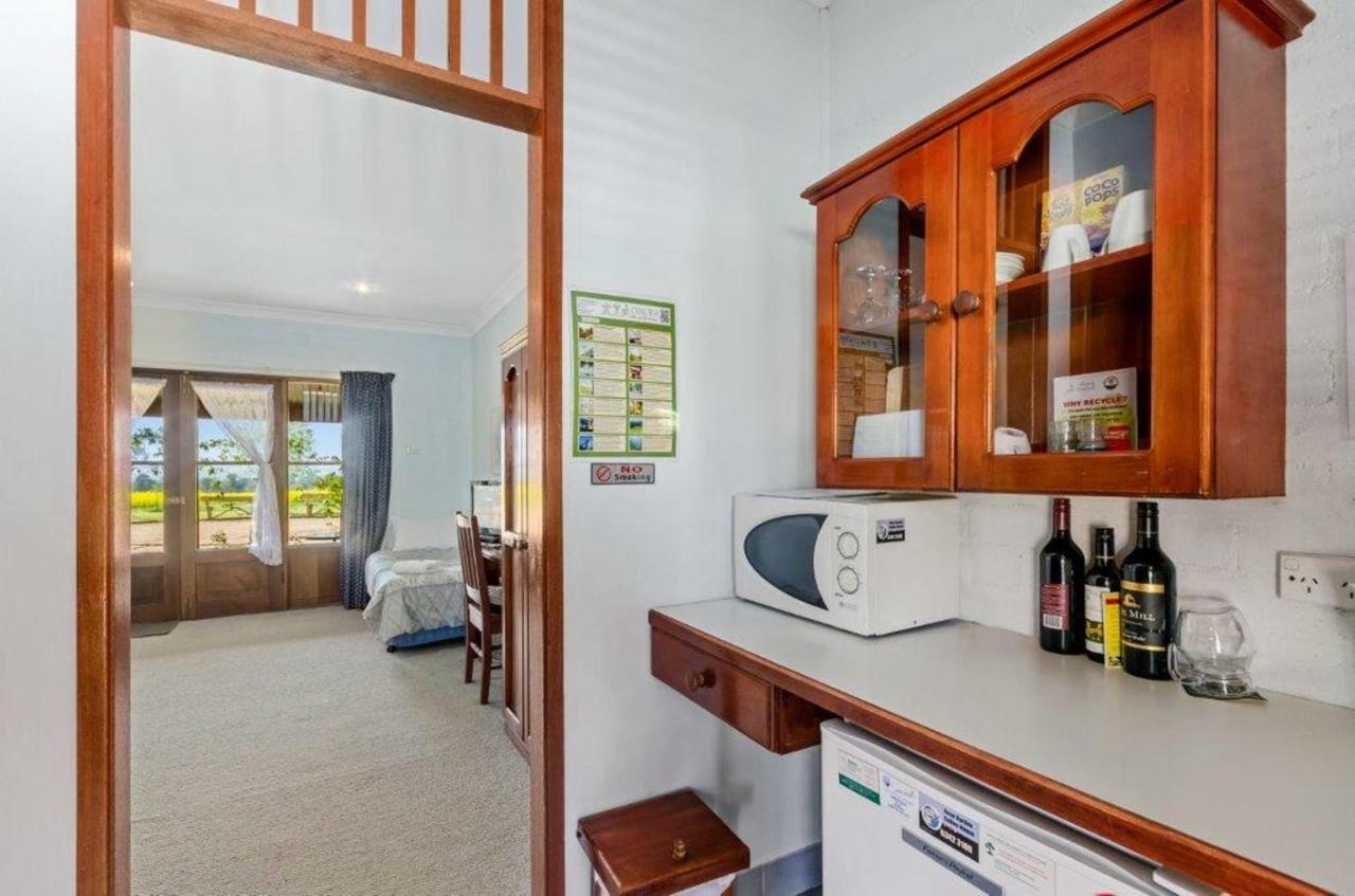 The Vineyard Motel Cowra Kültér fotó